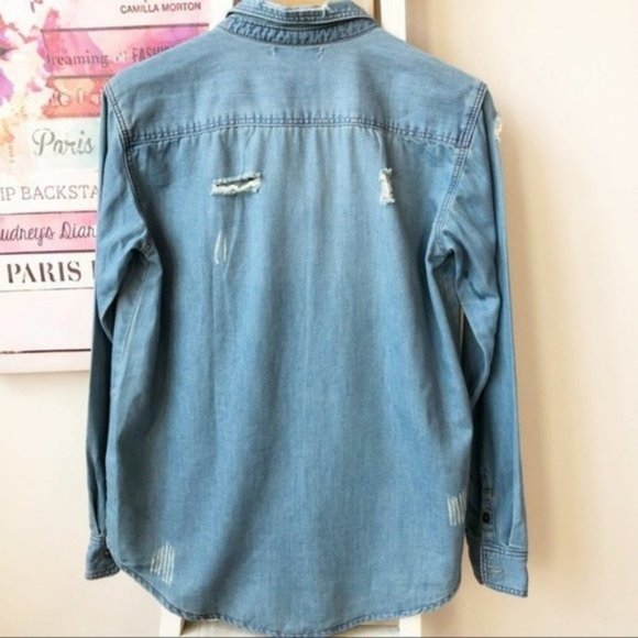 Revolve Heartloom Distressed Denim Button Down Shirt Women's Size Small NWOT - Picture 6 of 8